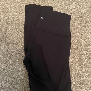 Lululemon size 6 leggings